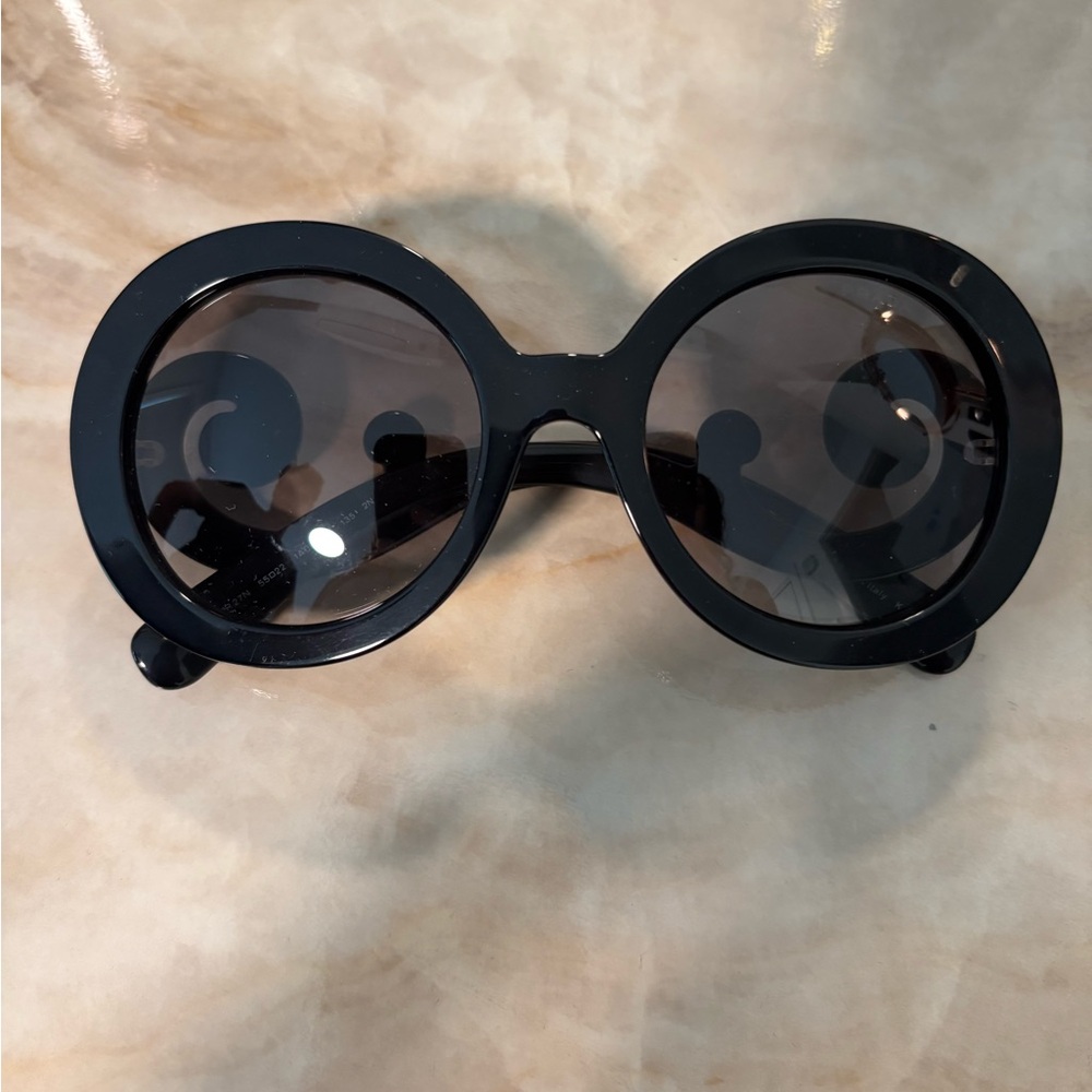 Chic Prada Black Round Sunglasses